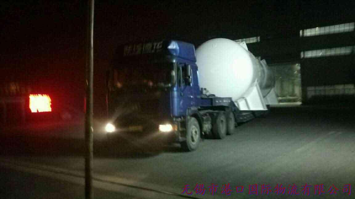 大型甲板罐運輸途中3
