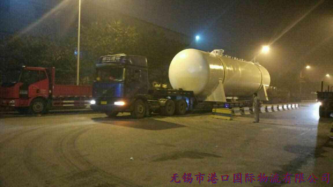 大型甲板罐運輸途中4