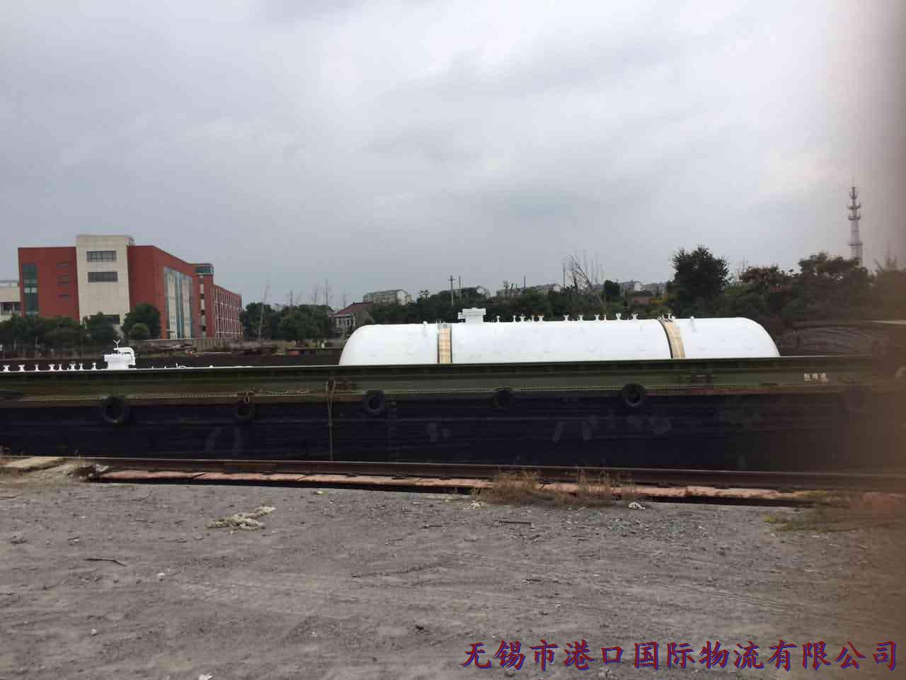 大型甲板罐運輸裝船成功3